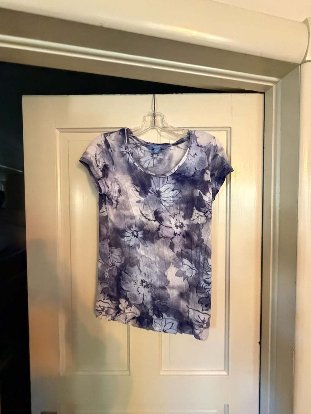 Simply Vera Vera Wang T-Shirt Size M Blue Floral Rayon